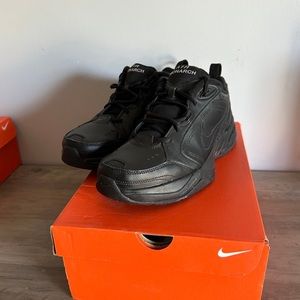 BRAND NEW Nike Air Monarch IV Size 10